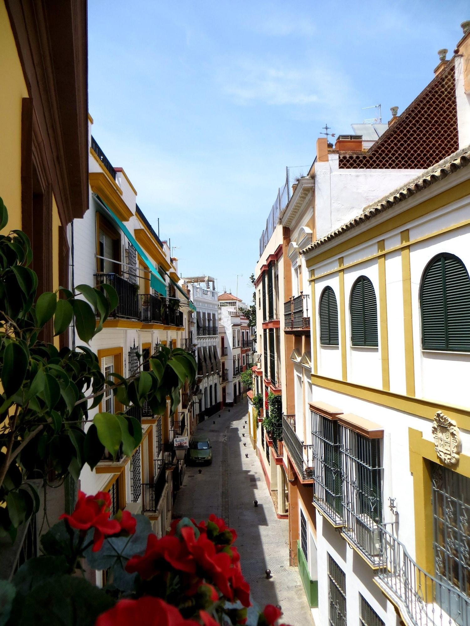 Un Patio Al Sur Hotel Seville Exterior photo