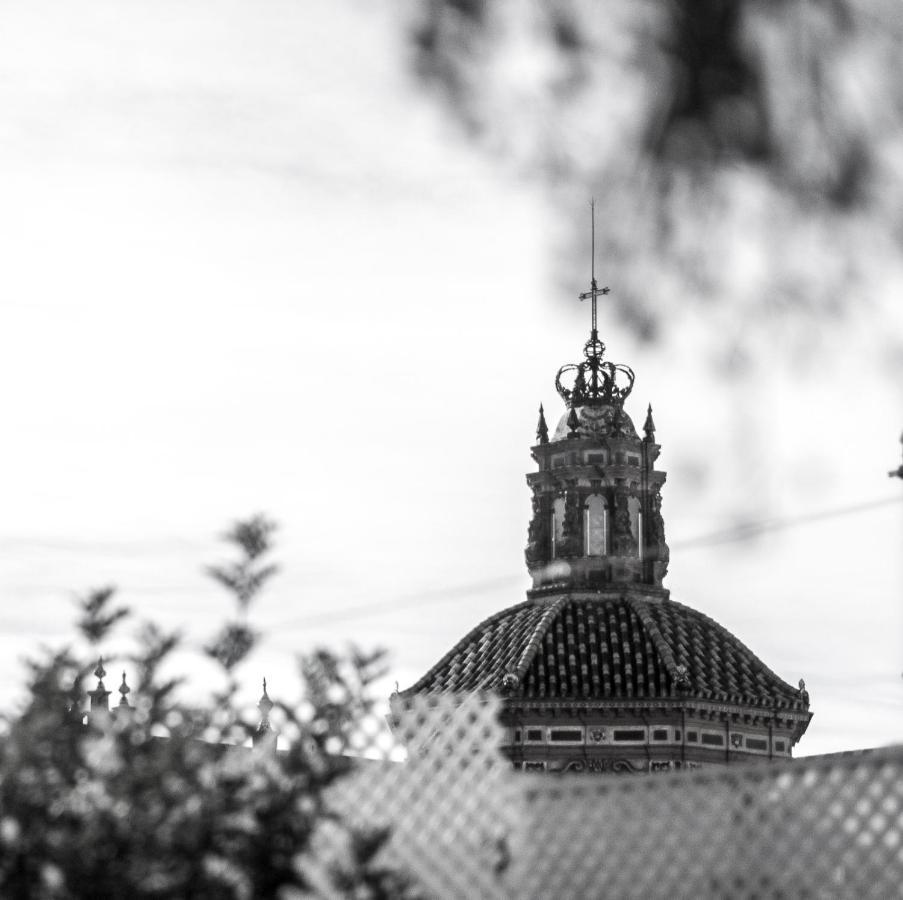 Un Patio Al Sur Hotel Seville Exterior photo